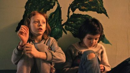Extrait du film A House Made of Splinters de Simon Lereng Wilmont.