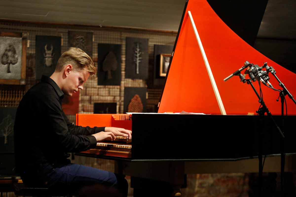 2e544958-73ec-4459-a3d6-d38fb60ee430